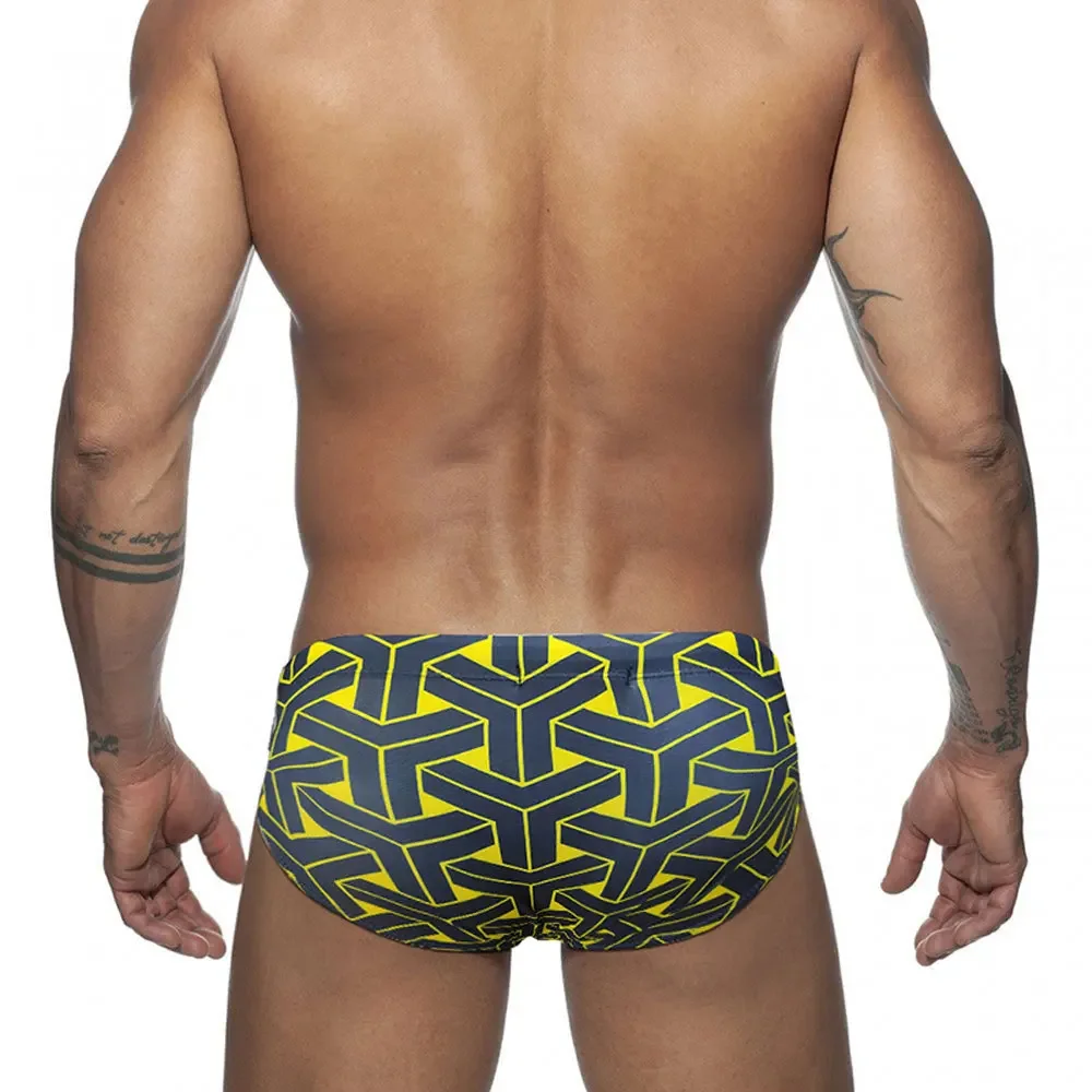 Sexy Print Pouch Swimwear Mens Swim Briefs with Pad Man Swimming Trunks Fast Dry Beach Surf Bathing Suit Bikini Men Swimsuit